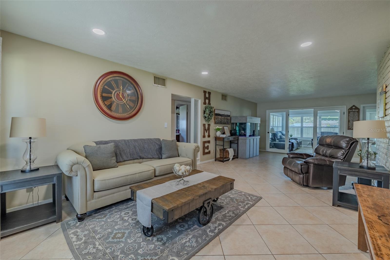 2532 LAKE ELLEN LN, TAMPA, FL, 33618
