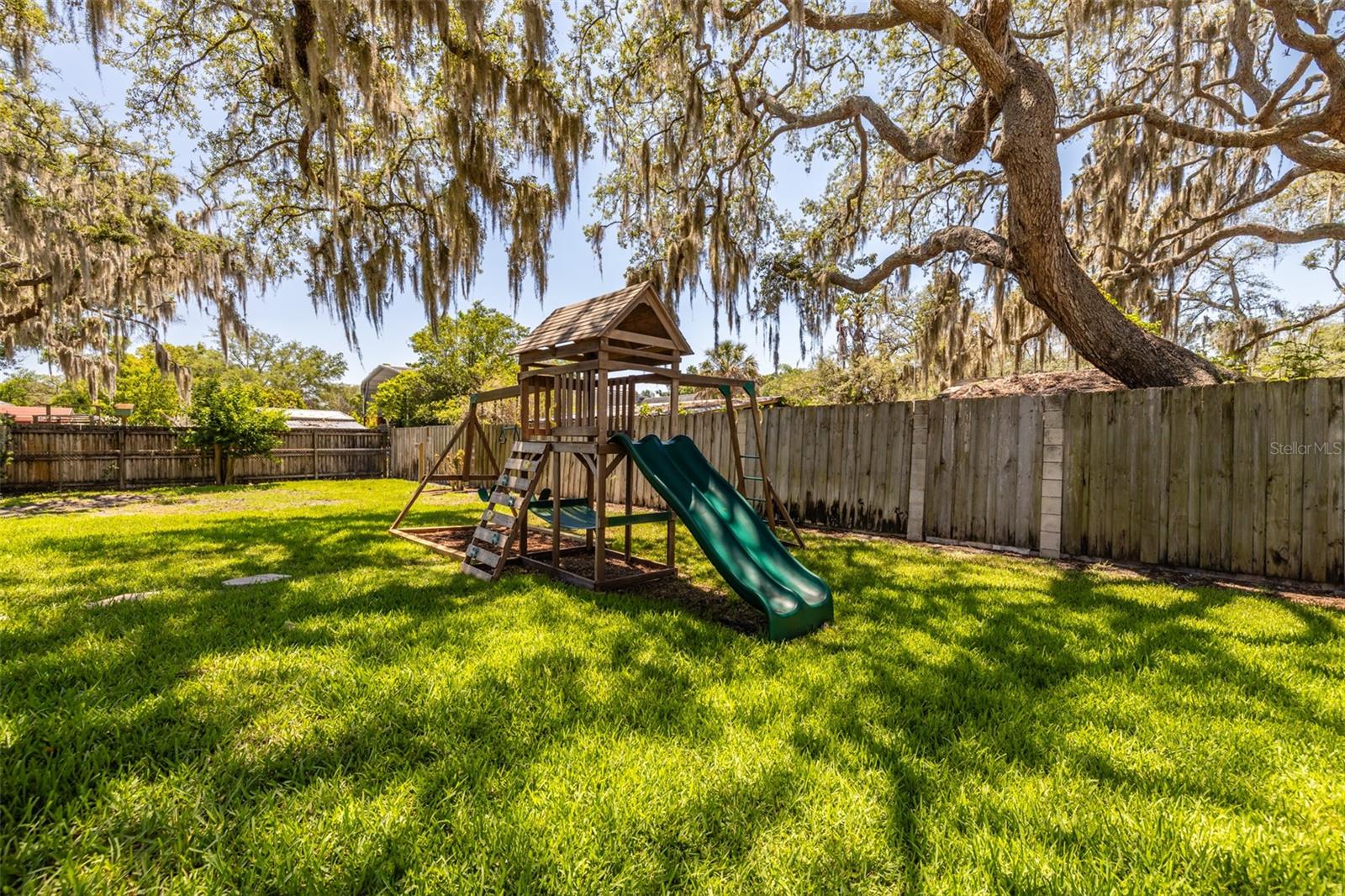 2532 LAKE ELLEN LN, TAMPA, FL, 33618