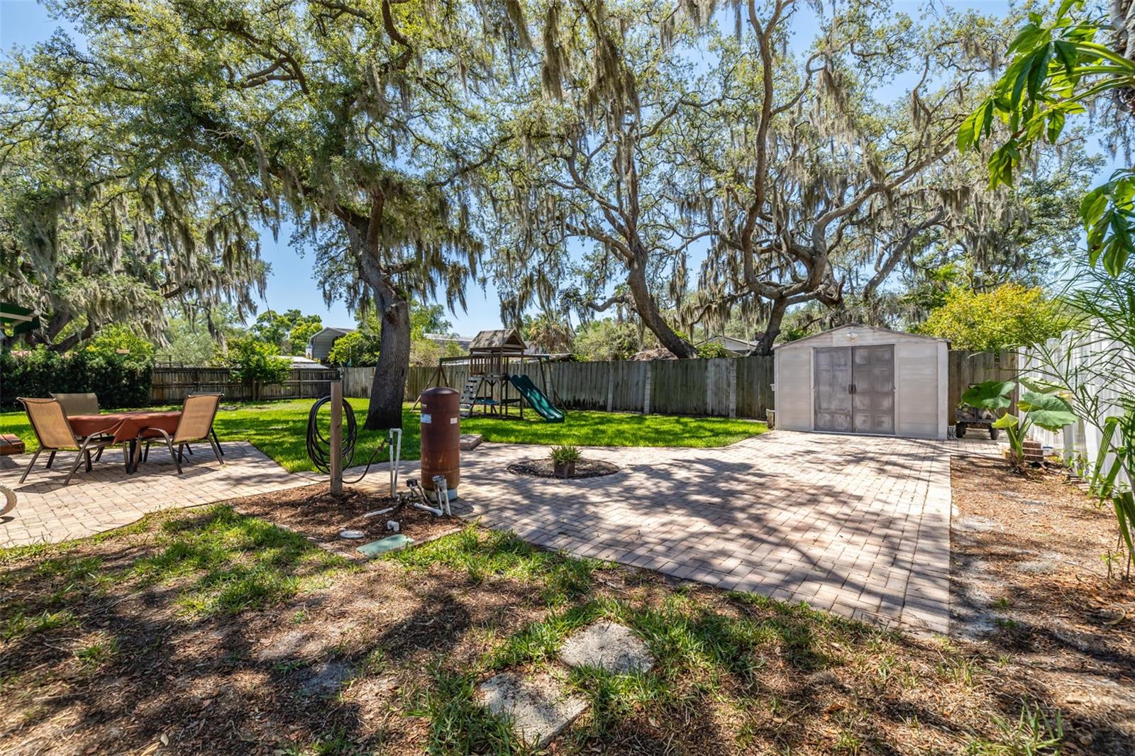 2532 LAKE ELLEN LN, TAMPA, FL, 33618