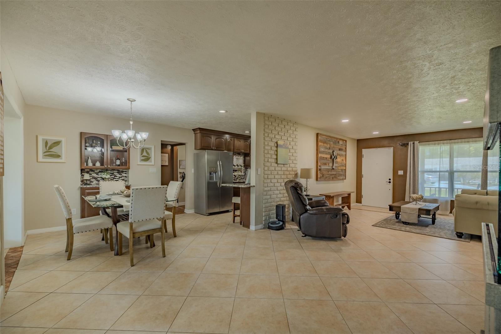 2532 LAKE ELLEN LN, TAMPA, FL, 33618