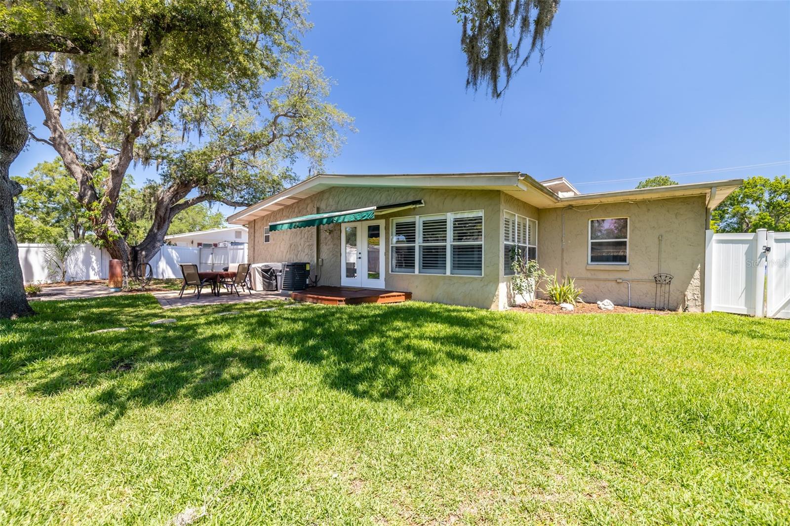 2532 LAKE ELLEN LN, TAMPA, FL, 33618