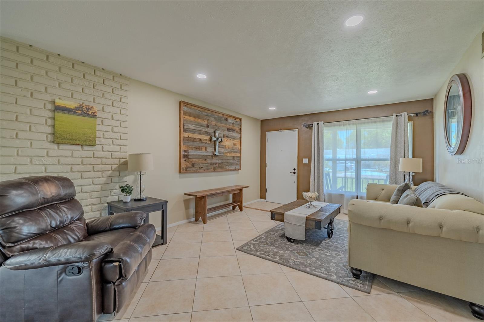 2532 LAKE ELLEN LN, TAMPA, FL, 33618
