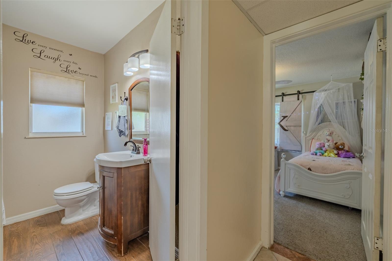 2532 LAKE ELLEN LN, TAMPA, FL, 33618
