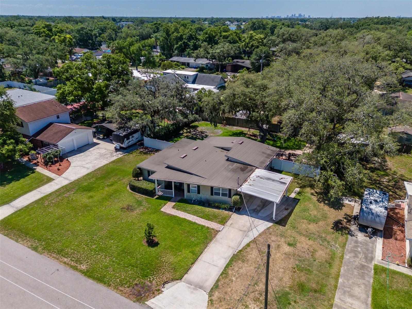2532 LAKE ELLEN LN, TAMPA, FL, 33618