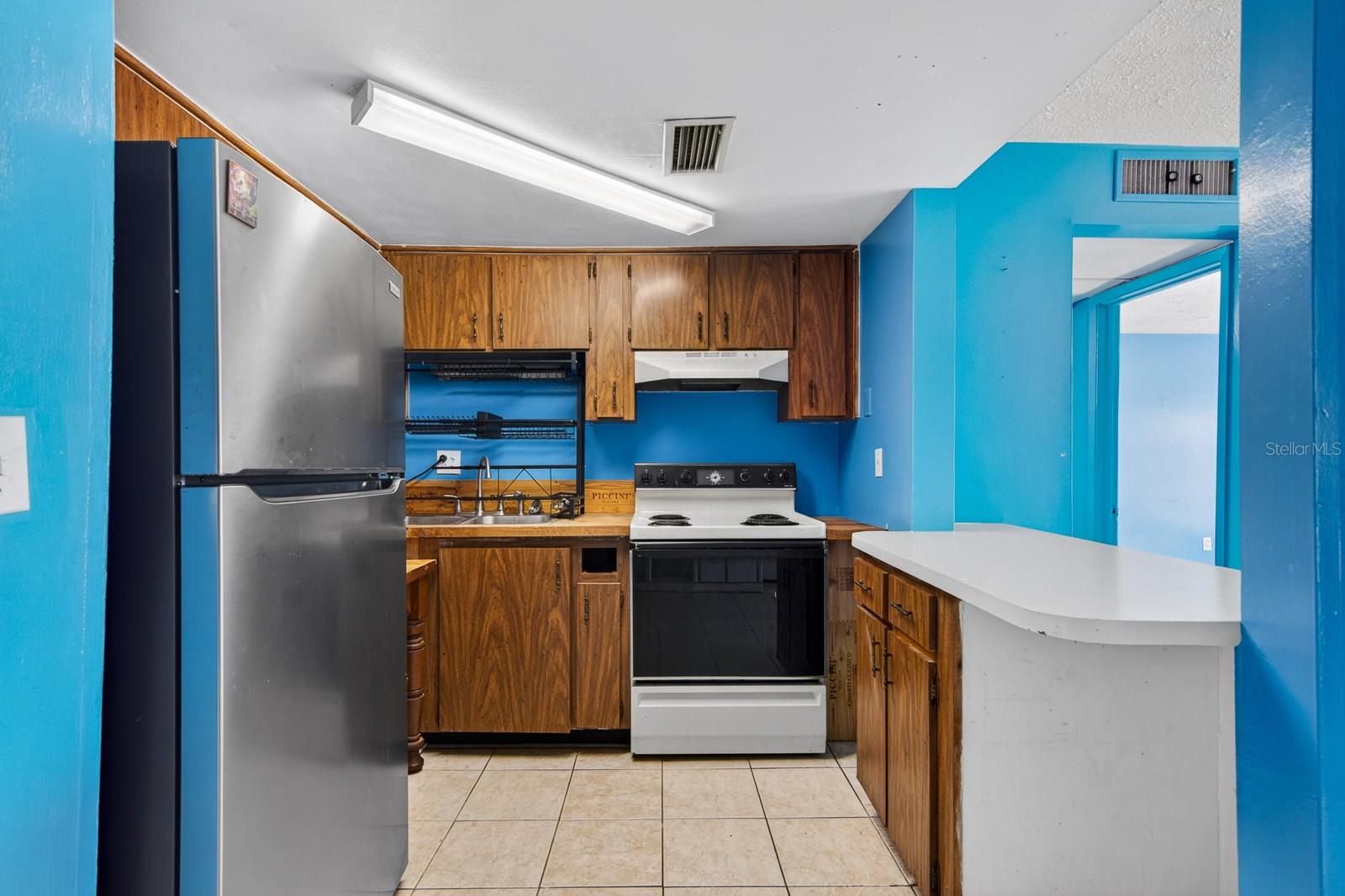 8602 CHAMPLAIN CT #93, TAMPA, FL, 33614