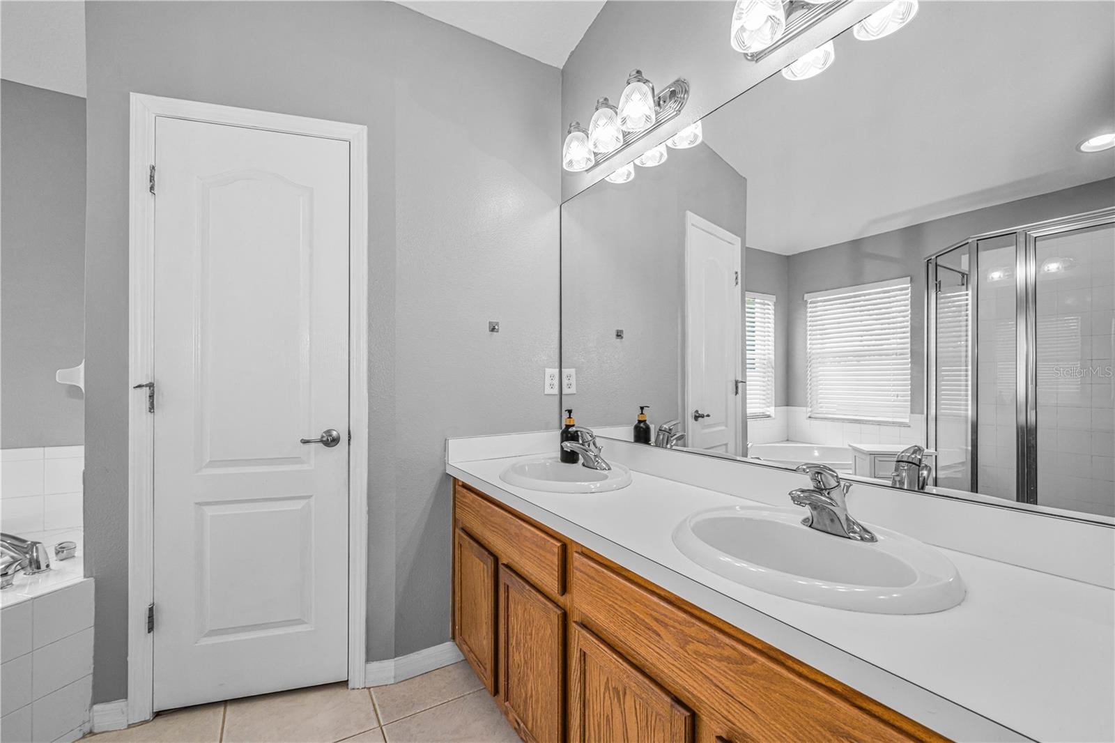 7601 MERCHANTVILLE CIR, ZEPHYRHILLS, FL, 33540