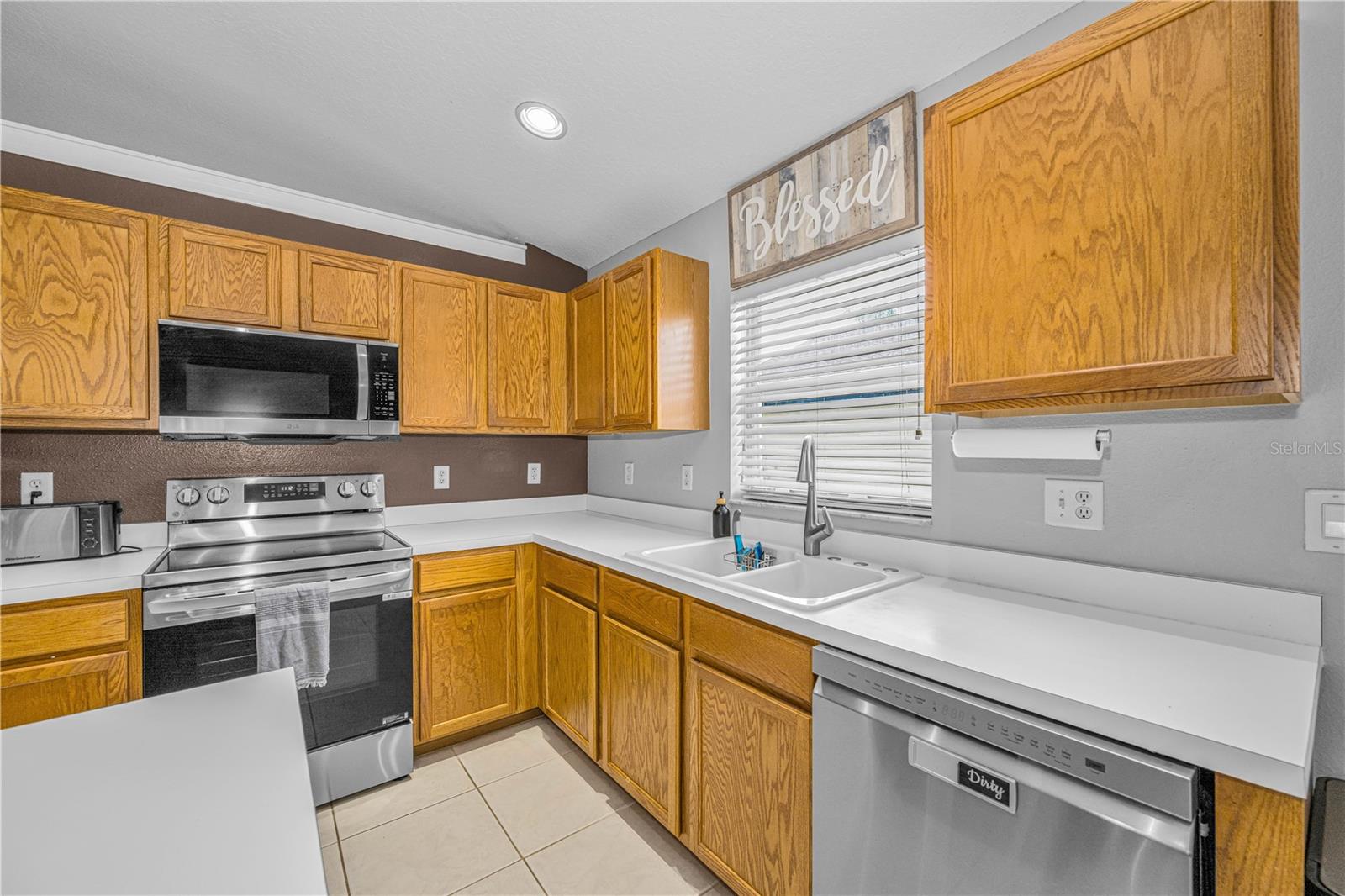 7601 MERCHANTVILLE CIR, ZEPHYRHILLS, FL, 33540