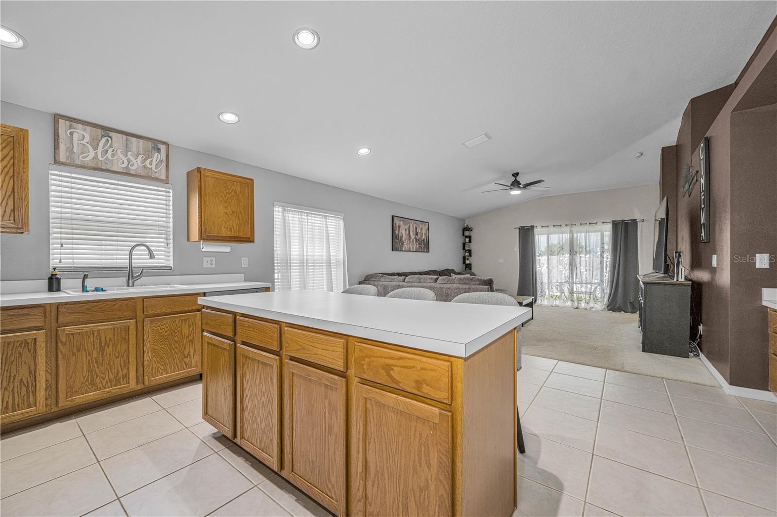 7601 MERCHANTVILLE CIR, ZEPHYRHILLS, FL, 33540