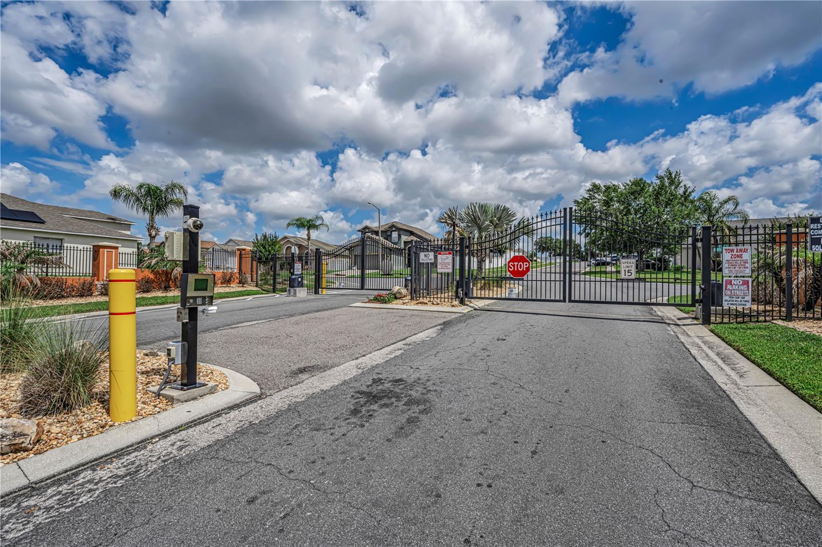 7601 MERCHANTVILLE CIR, ZEPHYRHILLS, FL, 33540