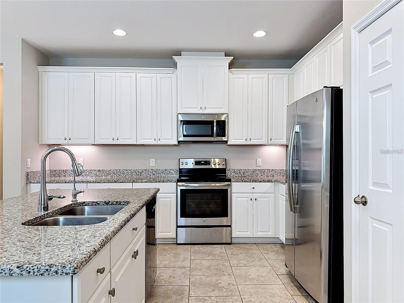 11437 AMAPOLA BLOOM CT, RIVERVIEW, FL, 33579