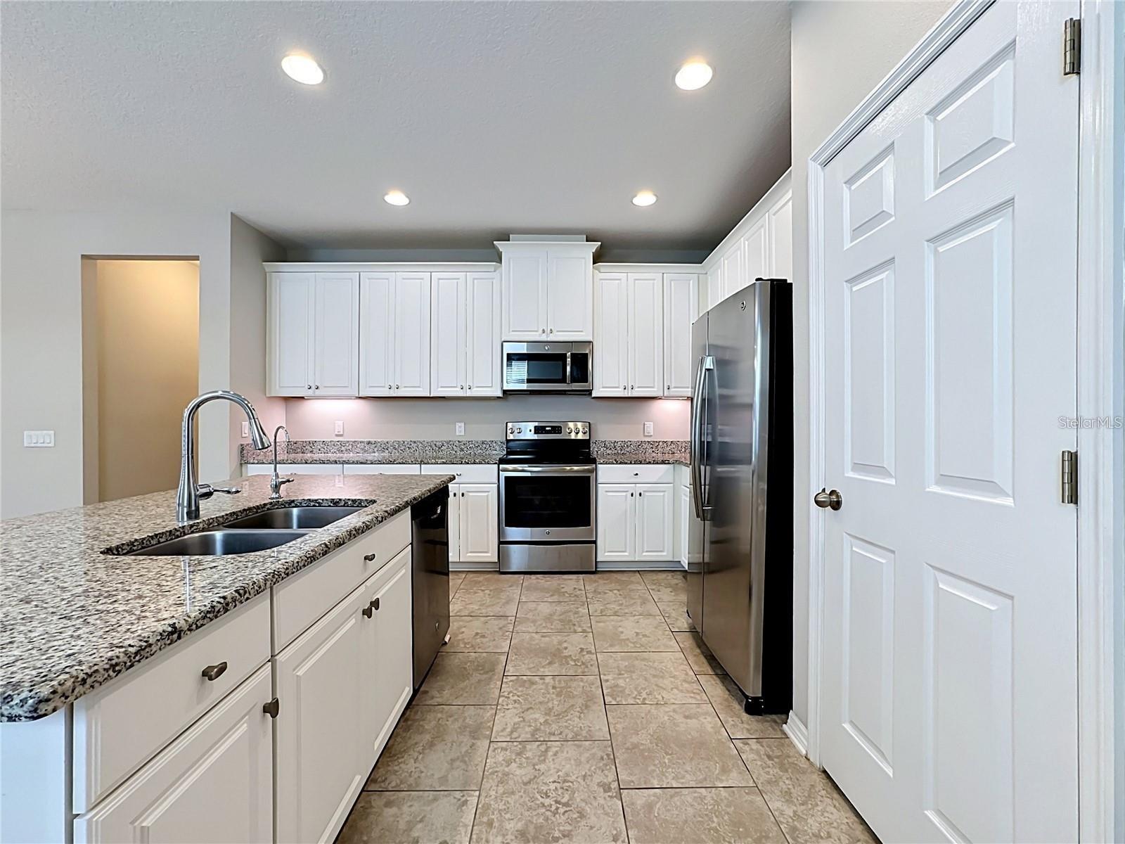 11437 AMAPOLA BLOOM CT, RIVERVIEW, FL, 33579