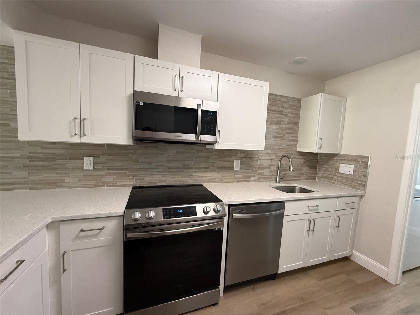 3505 TARPON WOODS BLVD #J408, PALM HARBOR, FL, 34685