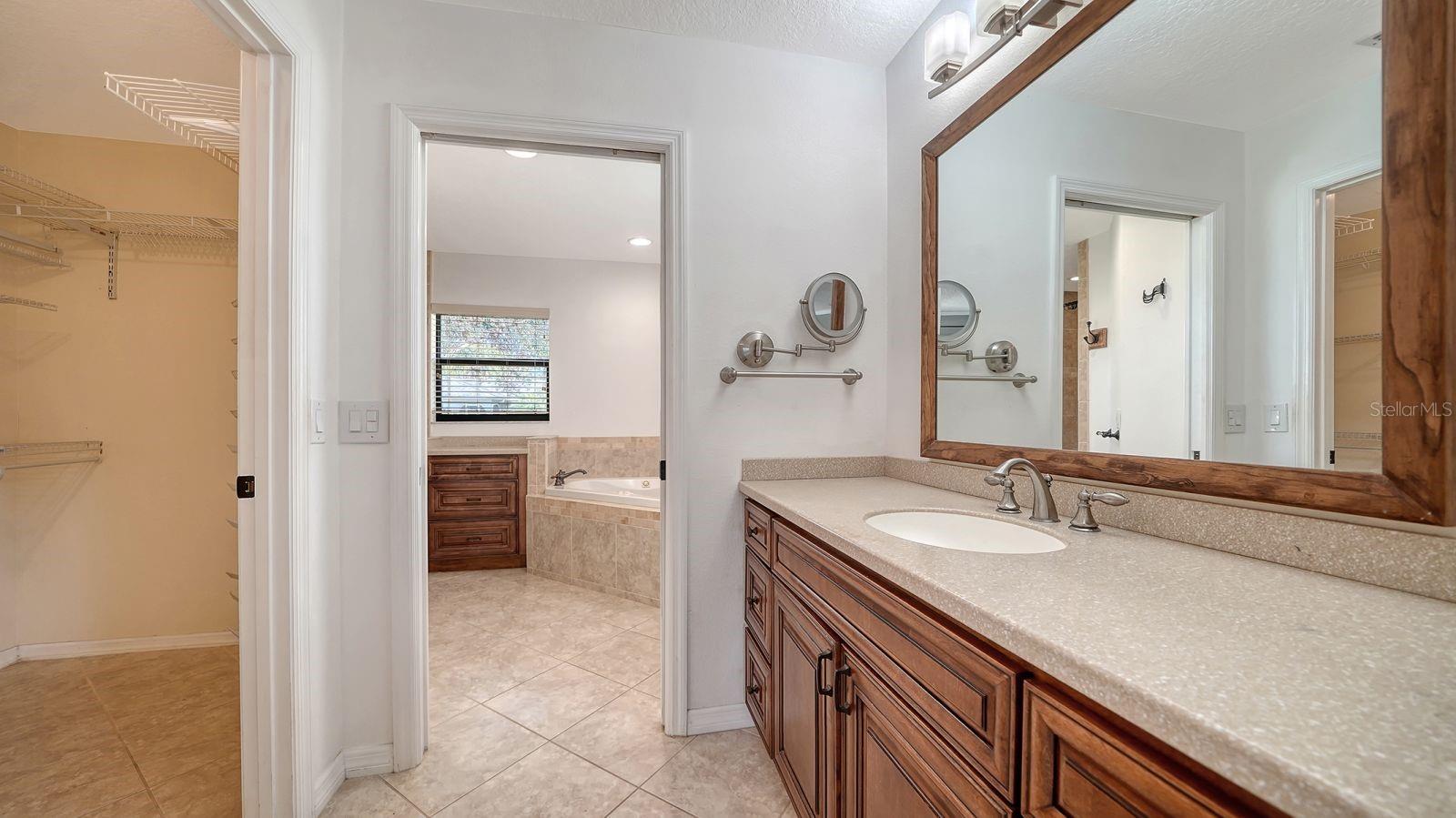 2291 PINE VIEW CIR, SARASOTA, FL, 34231