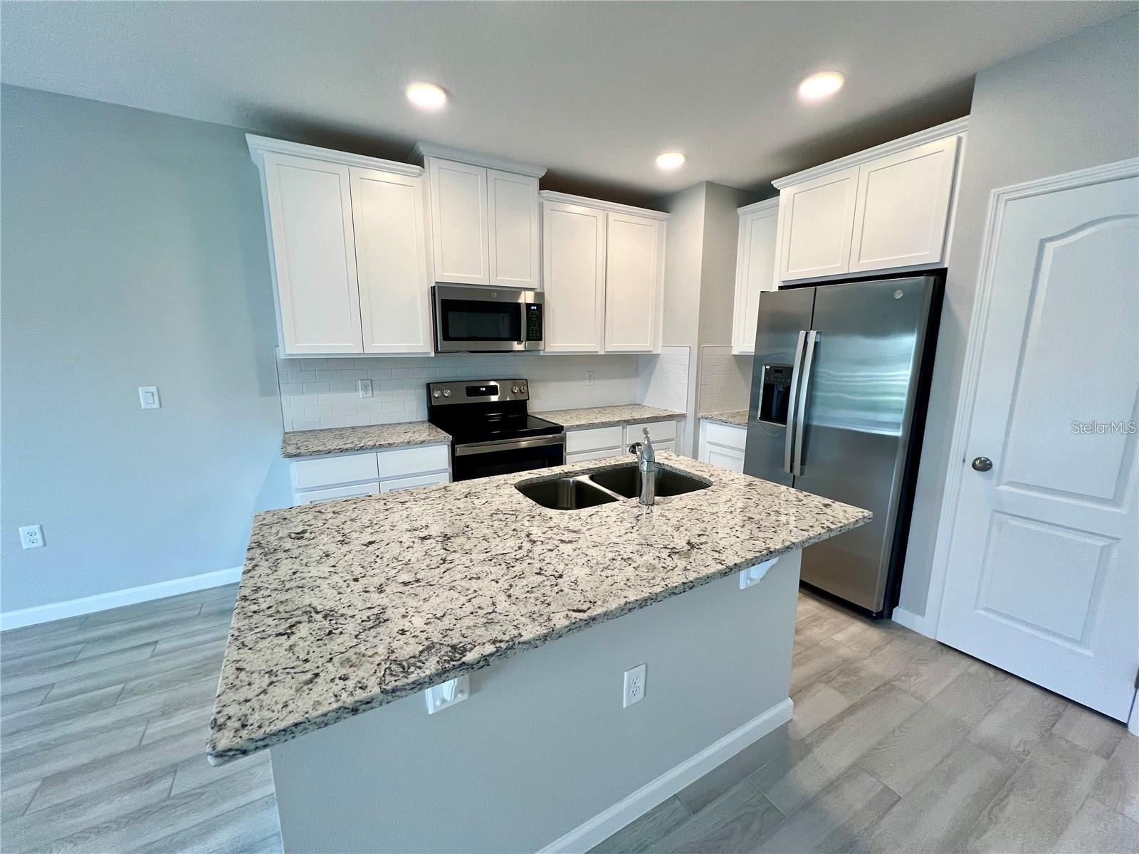 2890 NARCOOSSEE COMMONS WAY, ST CLOUD, FL, 34771