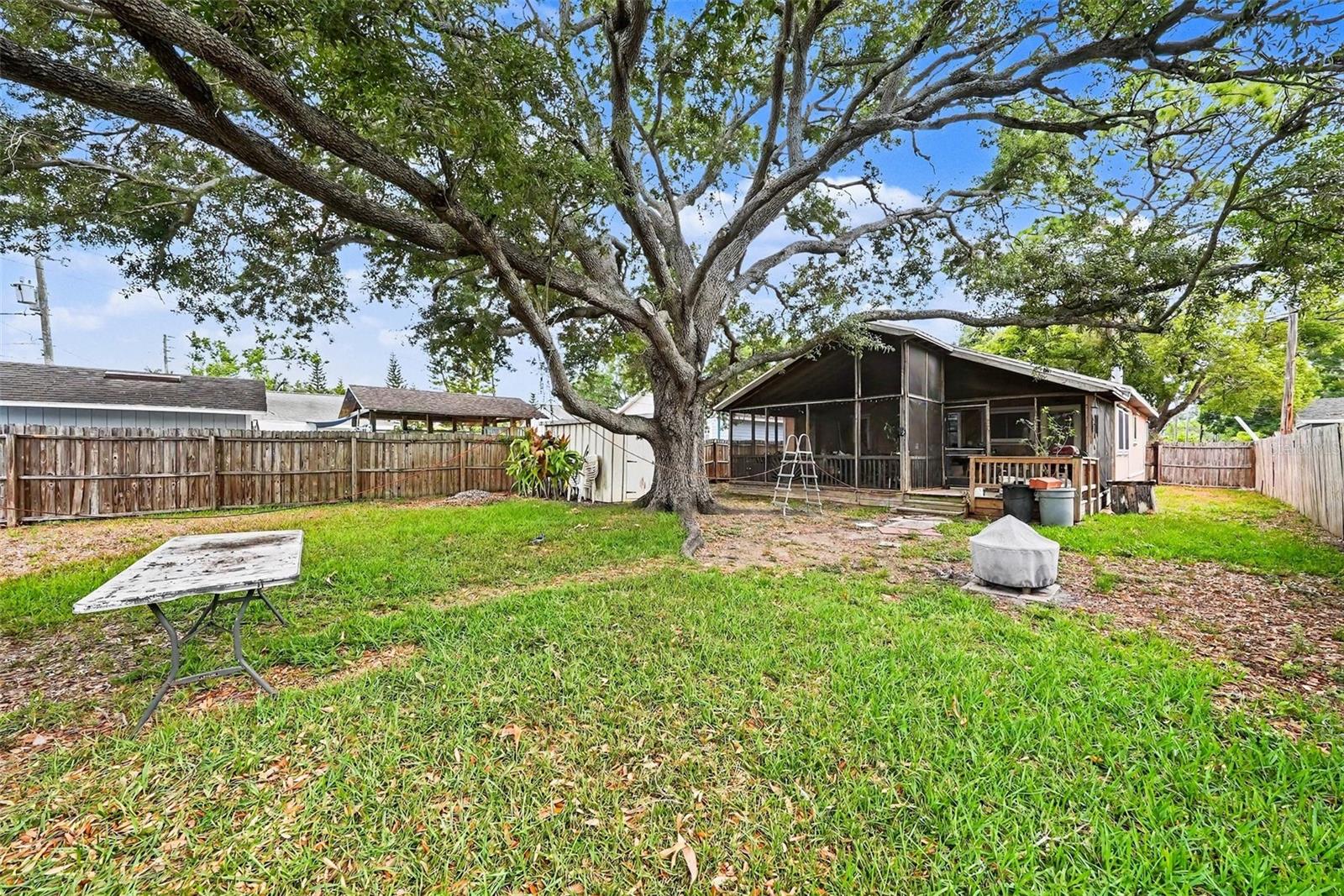 5560 76TH AVE N, PINELLAS PARK, FL, 33781