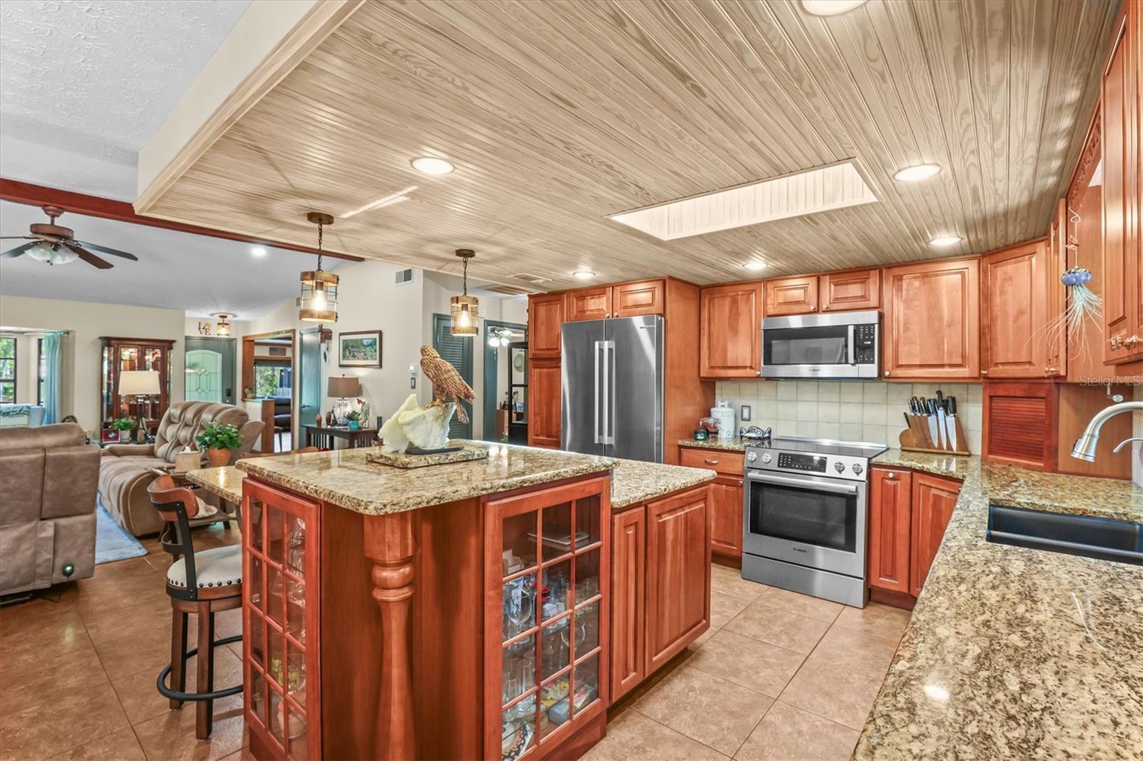 9032 BIRMINGHAM AVE, WEEKI WACHEE, FL, 34613
