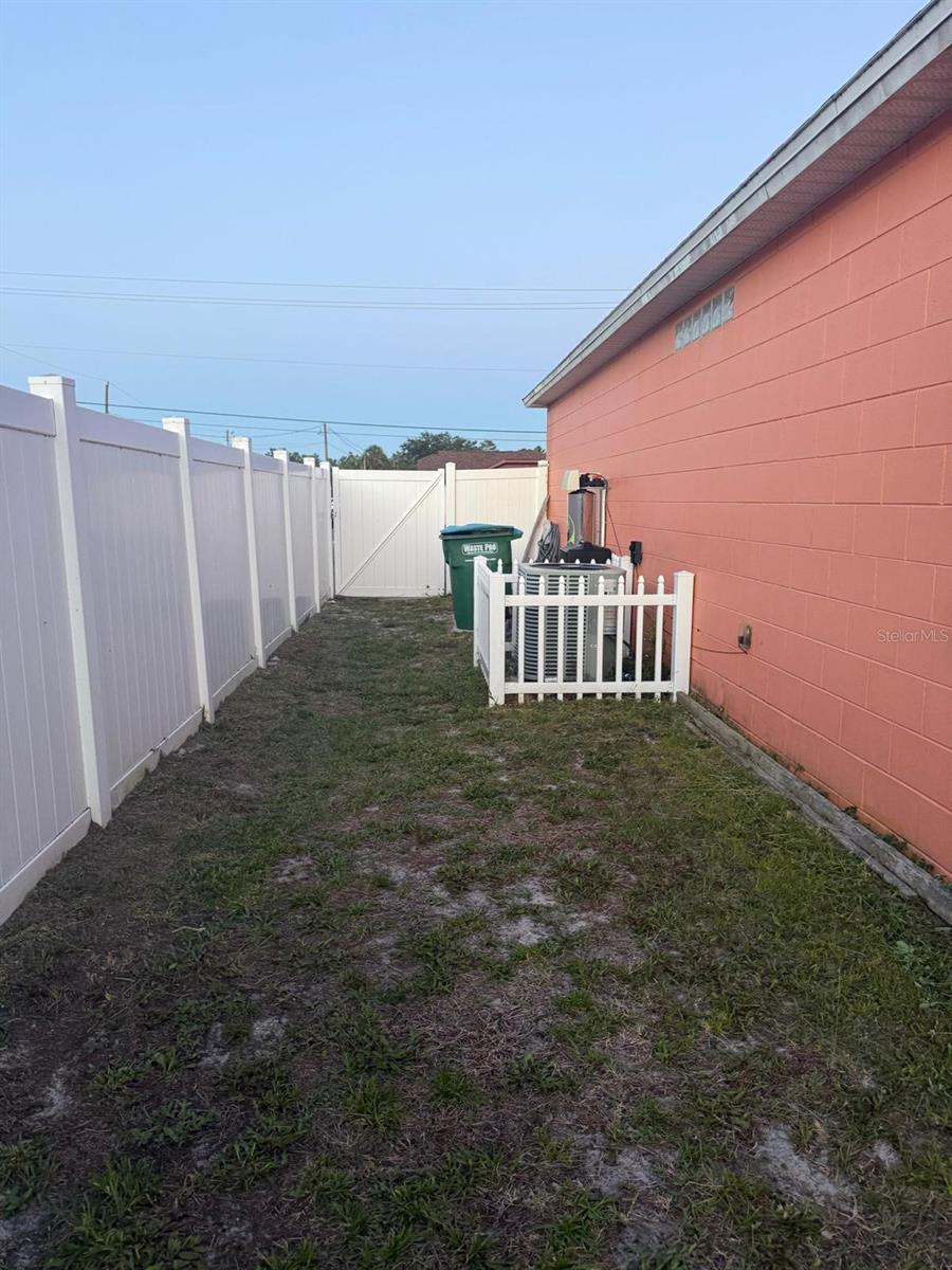 2436 COURTLAND BLVD, DELTONA, FL, 32738
