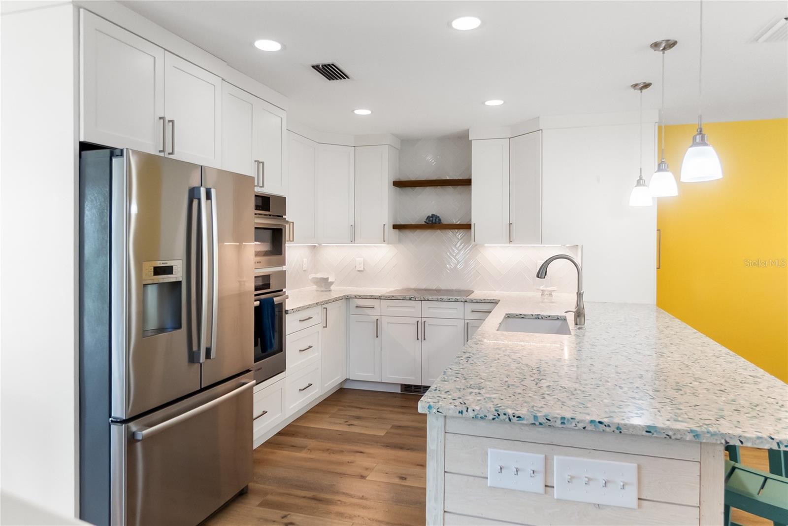 117 51ST ST, HOLMES BEACH, FL, 34217
