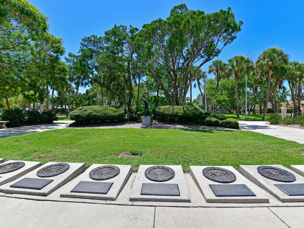 170 ROOSEVELT DR #8, SARASOTA, FL, 34236
