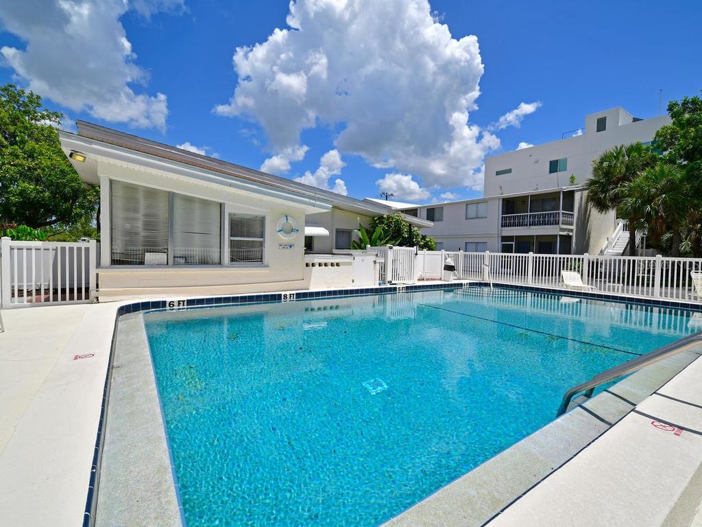 170 ROOSEVELT DR #8, SARASOTA, FL, 34236
