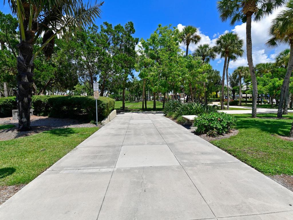 170 ROOSEVELT DR #8, SARASOTA, FL, 34236
