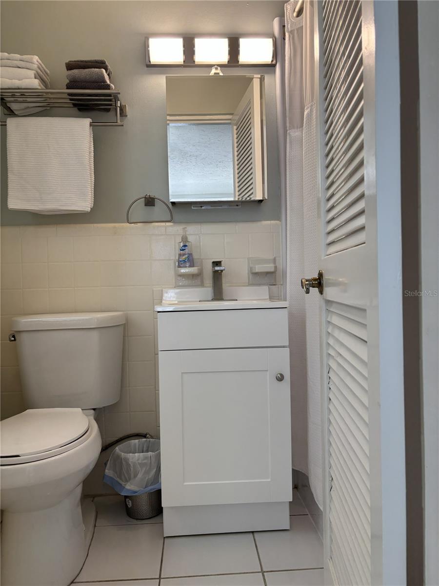 170 ROOSEVELT DR #8, SARASOTA, FL, 34236