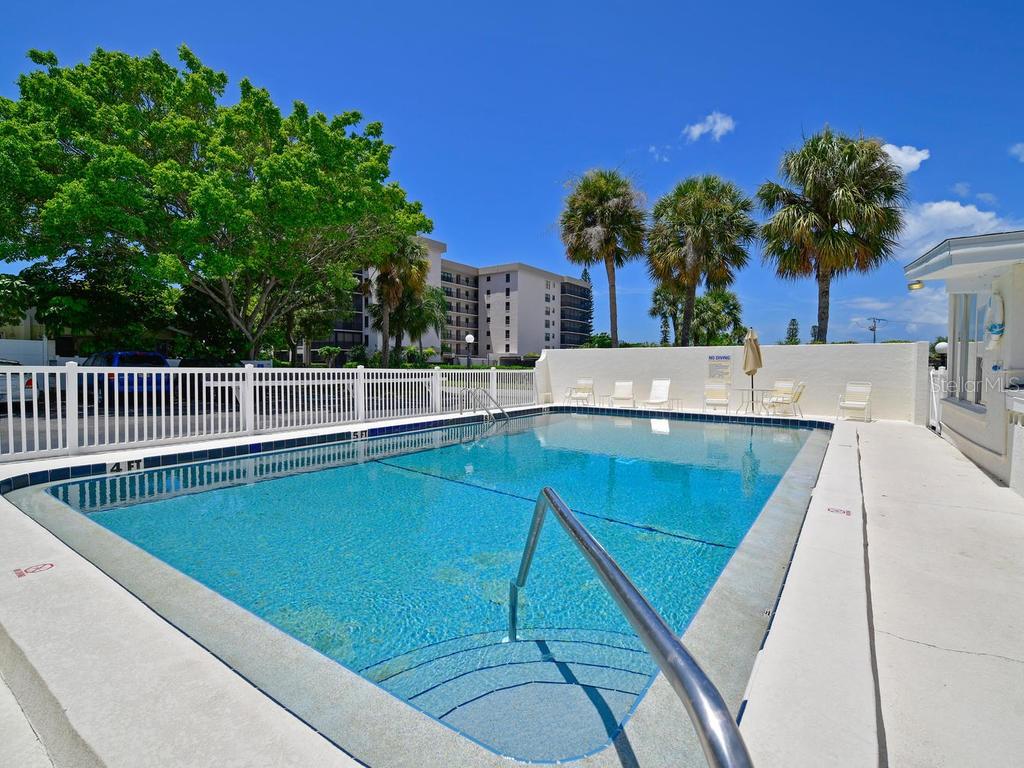 170 ROOSEVELT DR #8, SARASOTA, FL, 34236