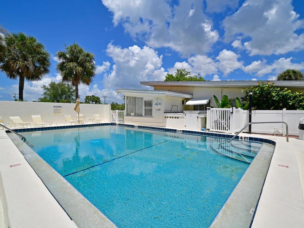 170 ROOSEVELT DR #8, SARASOTA, FL, 34236