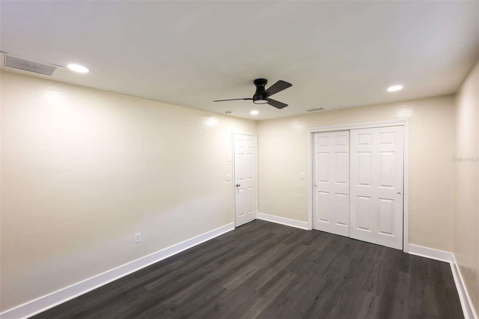 1500 LAUREL CIR, CLEARWATER, FL, 33756