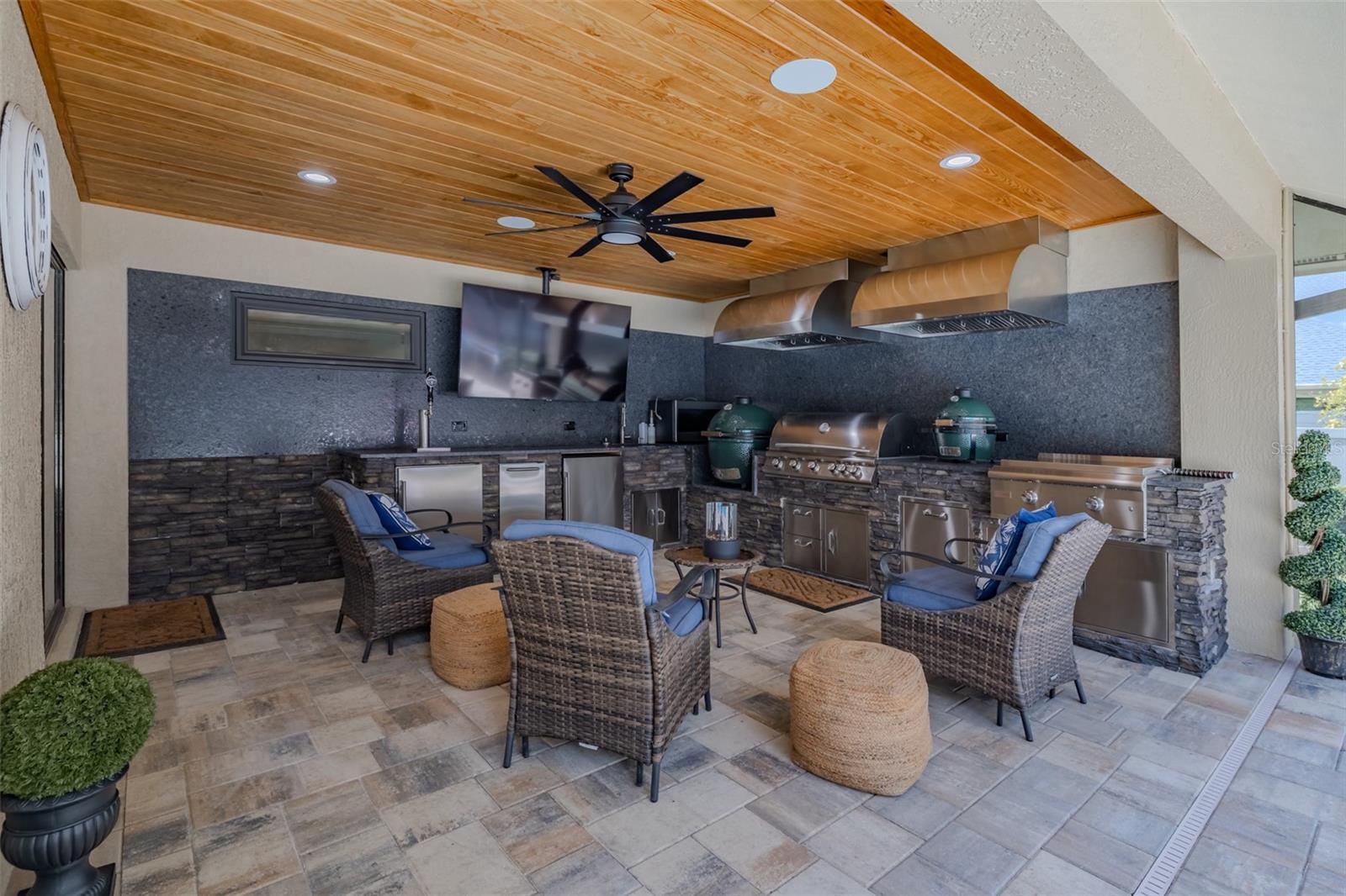 125 BARRINGTON DR, BRANDON, FL, 33511