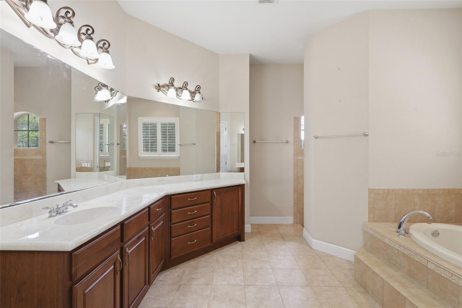 530 N BLUE LAKE AVE, DELAND, FL, 32724