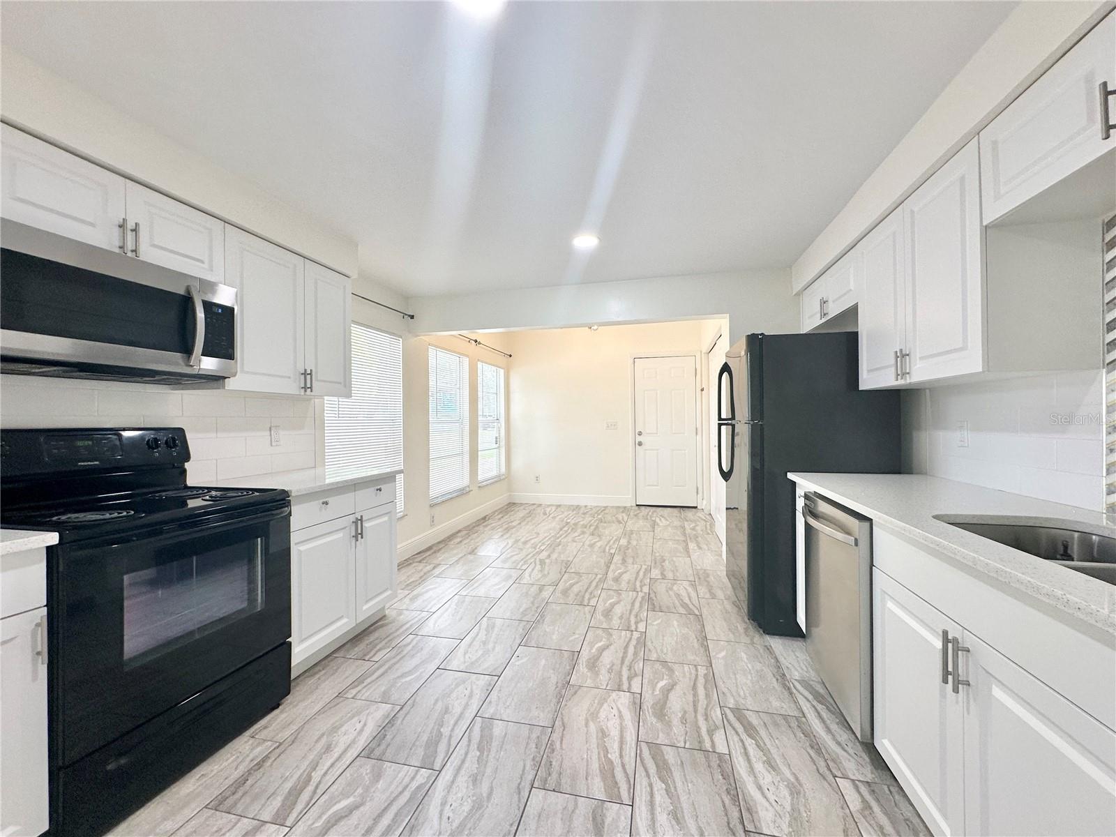 122 S BULOVA DR, APOPKA, FL, 32703