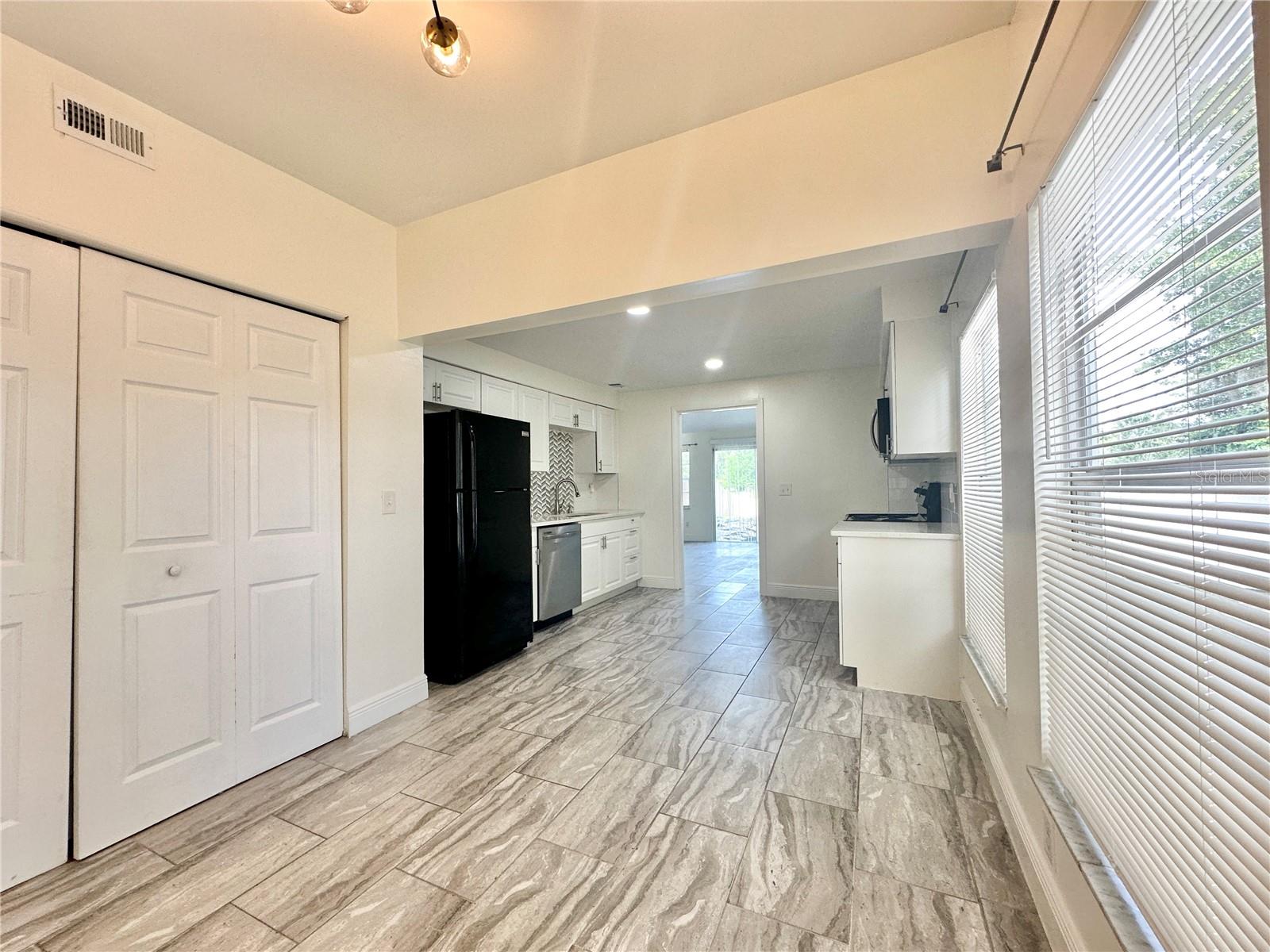 122 S BULOVA DR, APOPKA, FL, 32703