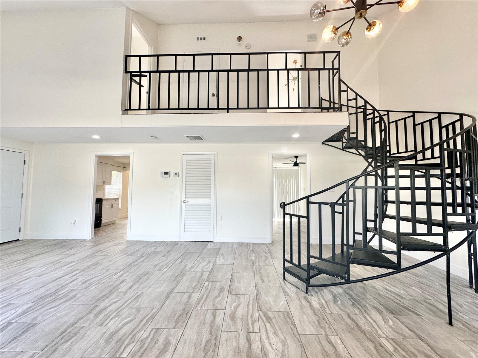 122 S BULOVA DR, APOPKA, FL, 32703