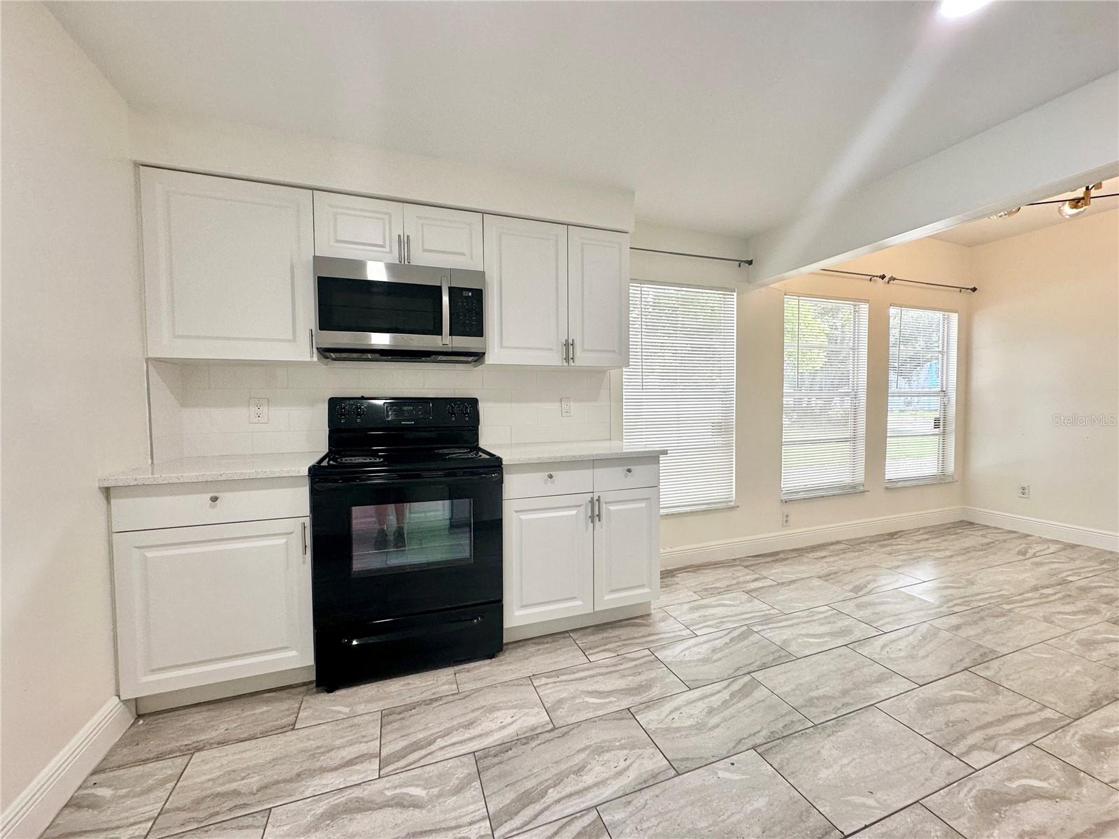 122 S BULOVA DR, APOPKA, FL, 32703
