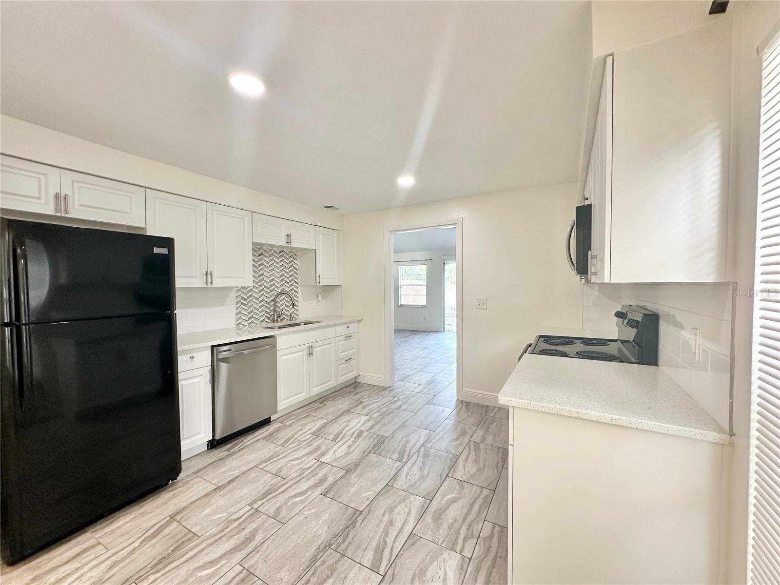 122 S BULOVA DR, APOPKA, FL, 32703