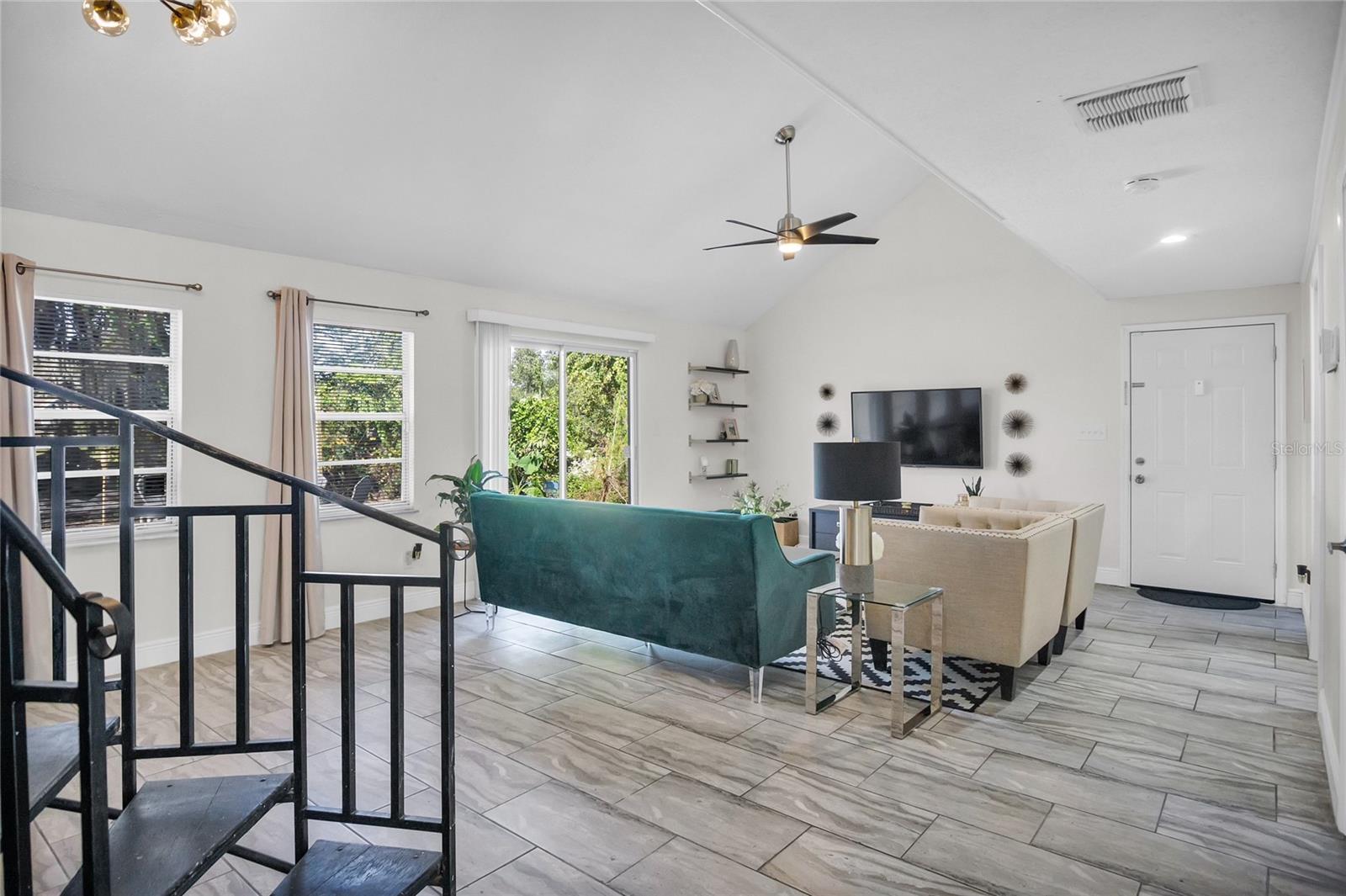 122 S BULOVA DR, APOPKA, FL, 32703