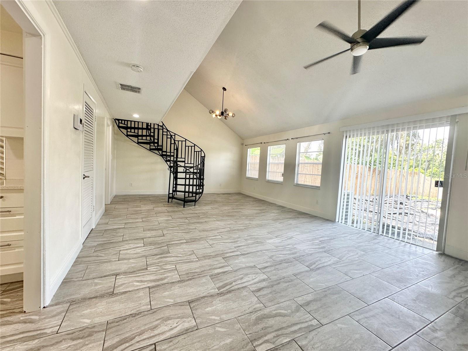 122 S BULOVA DR, APOPKA, FL, 32703