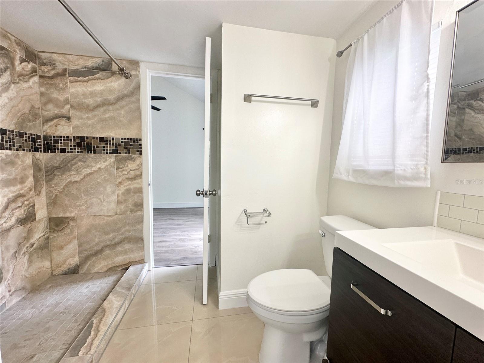 122 S BULOVA DR, APOPKA, FL, 32703