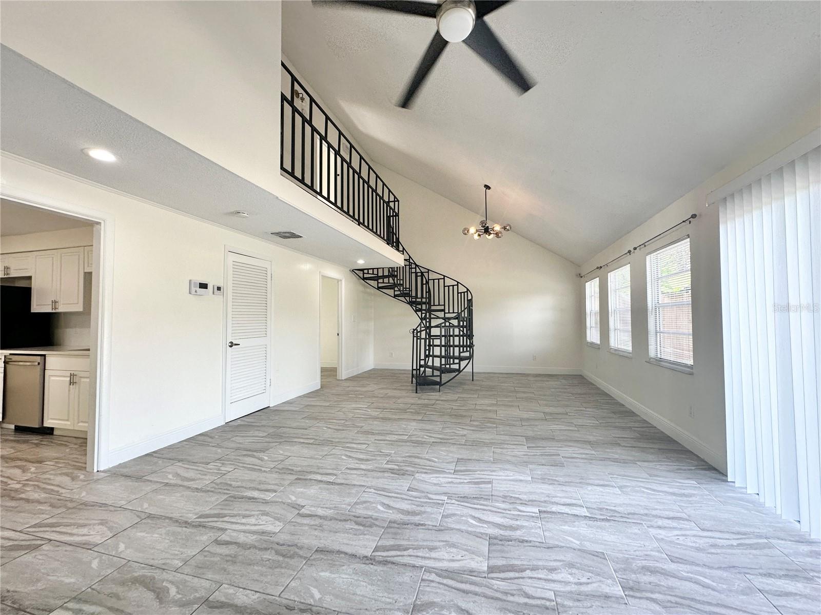 122 S BULOVA DR, APOPKA, FL, 32703