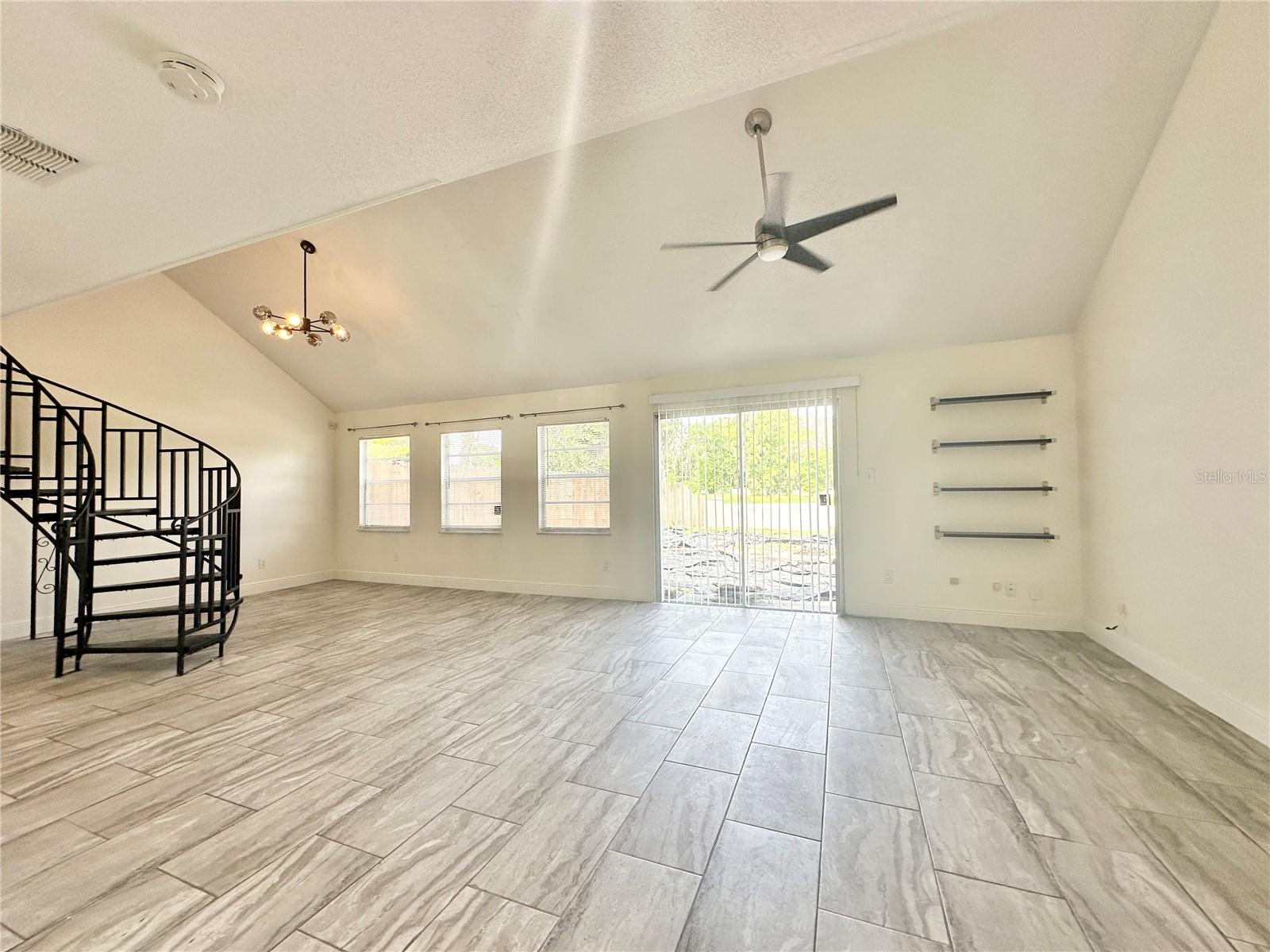 122 S BULOVA DR, APOPKA, FL, 32703