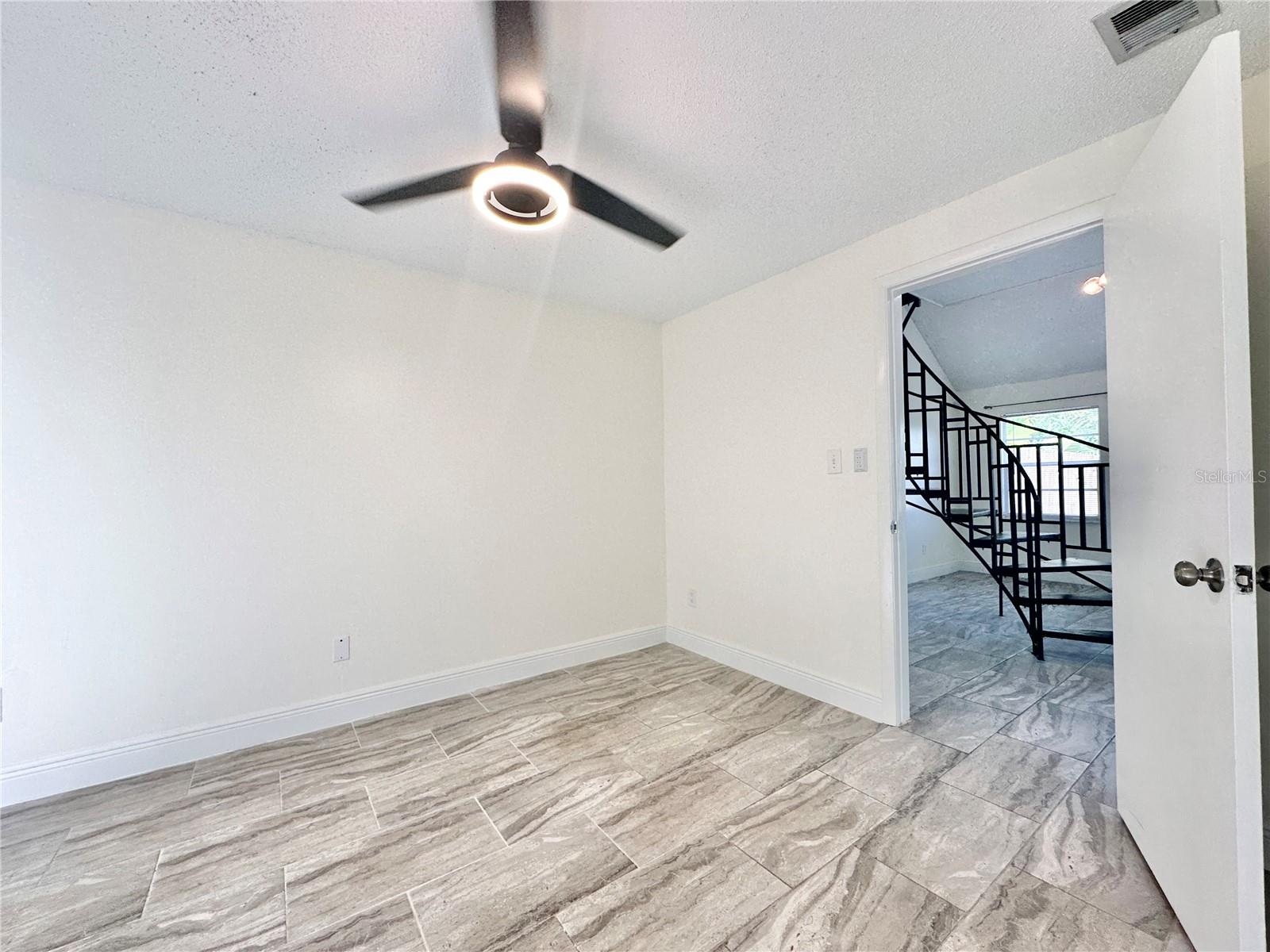 122 S BULOVA DR, APOPKA, FL, 32703
