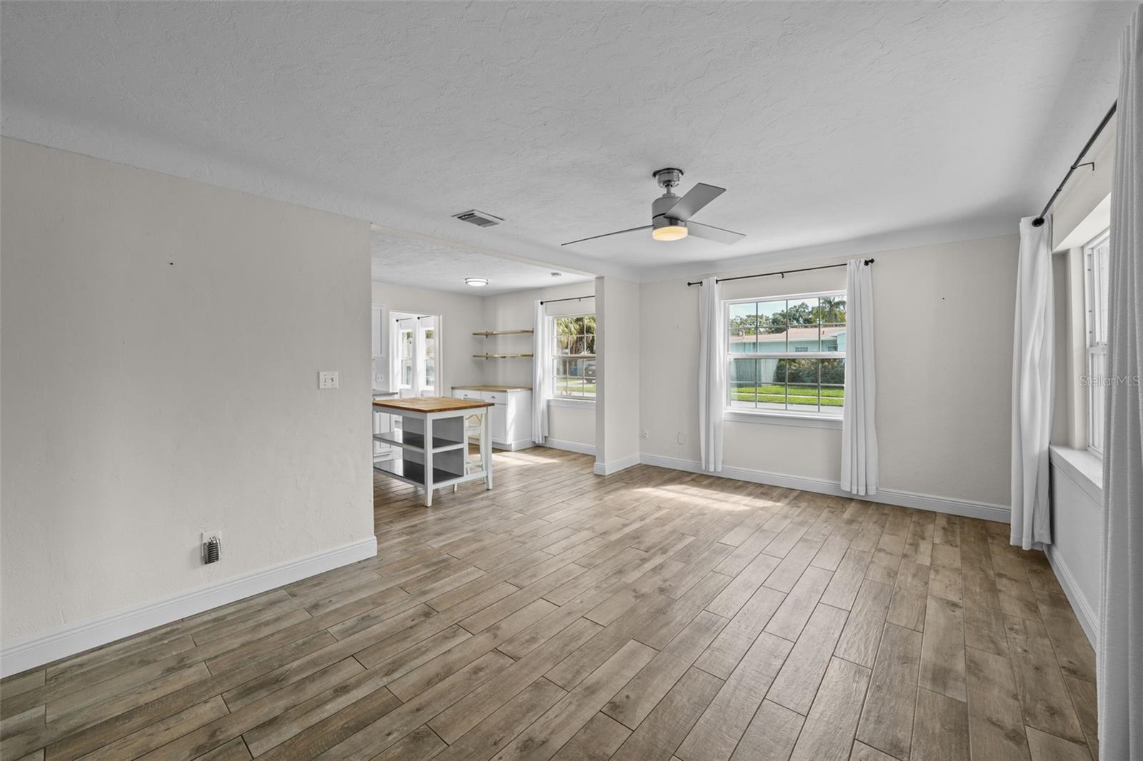 281 38TH AVE NE, ST PETERSBURG, FL, 33704
