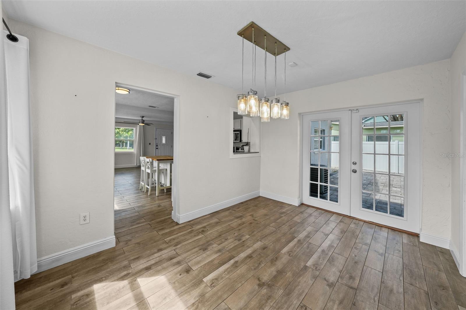 281 38TH AVE NE, ST PETERSBURG, FL, 33704