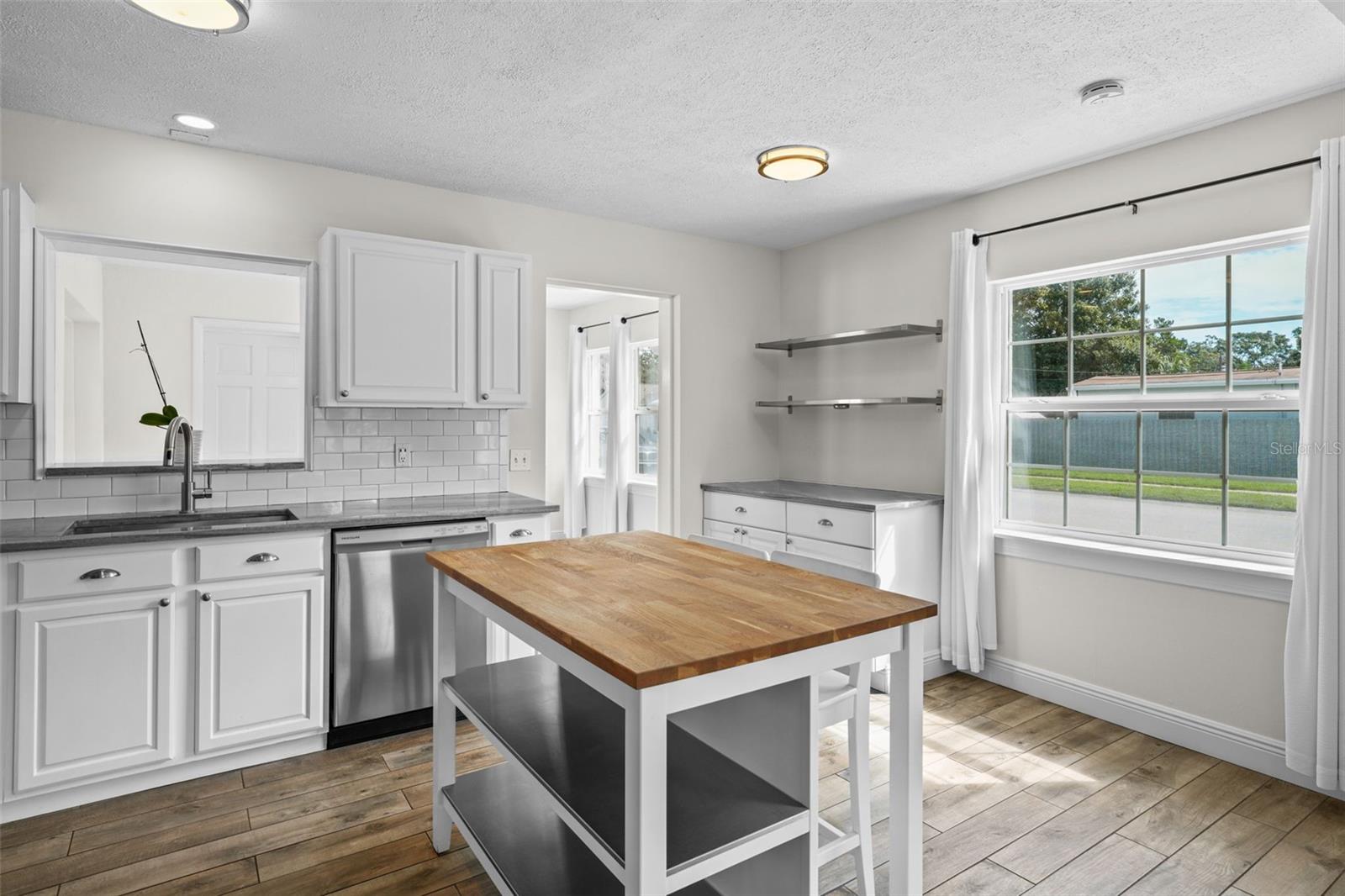 281 38TH AVE NE, ST PETERSBURG, FL, 33704