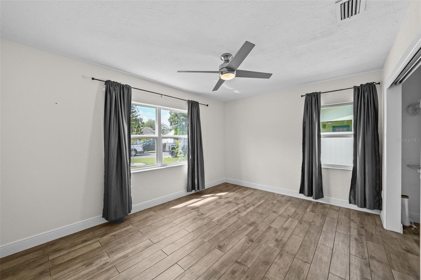 281 38TH AVE NE, ST PETERSBURG, FL, 33704