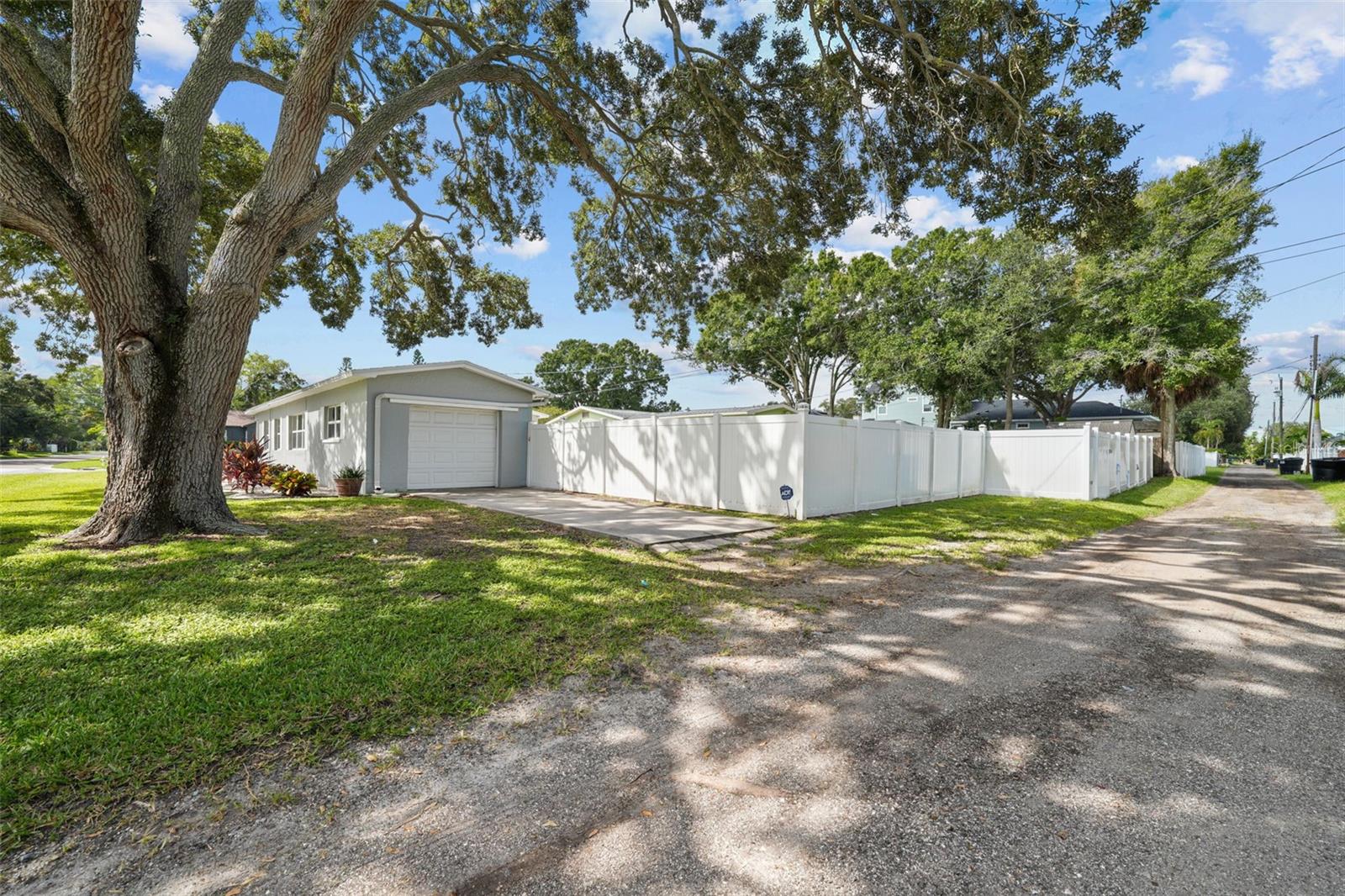 281 38TH AVE NE, ST PETERSBURG, FL, 33704