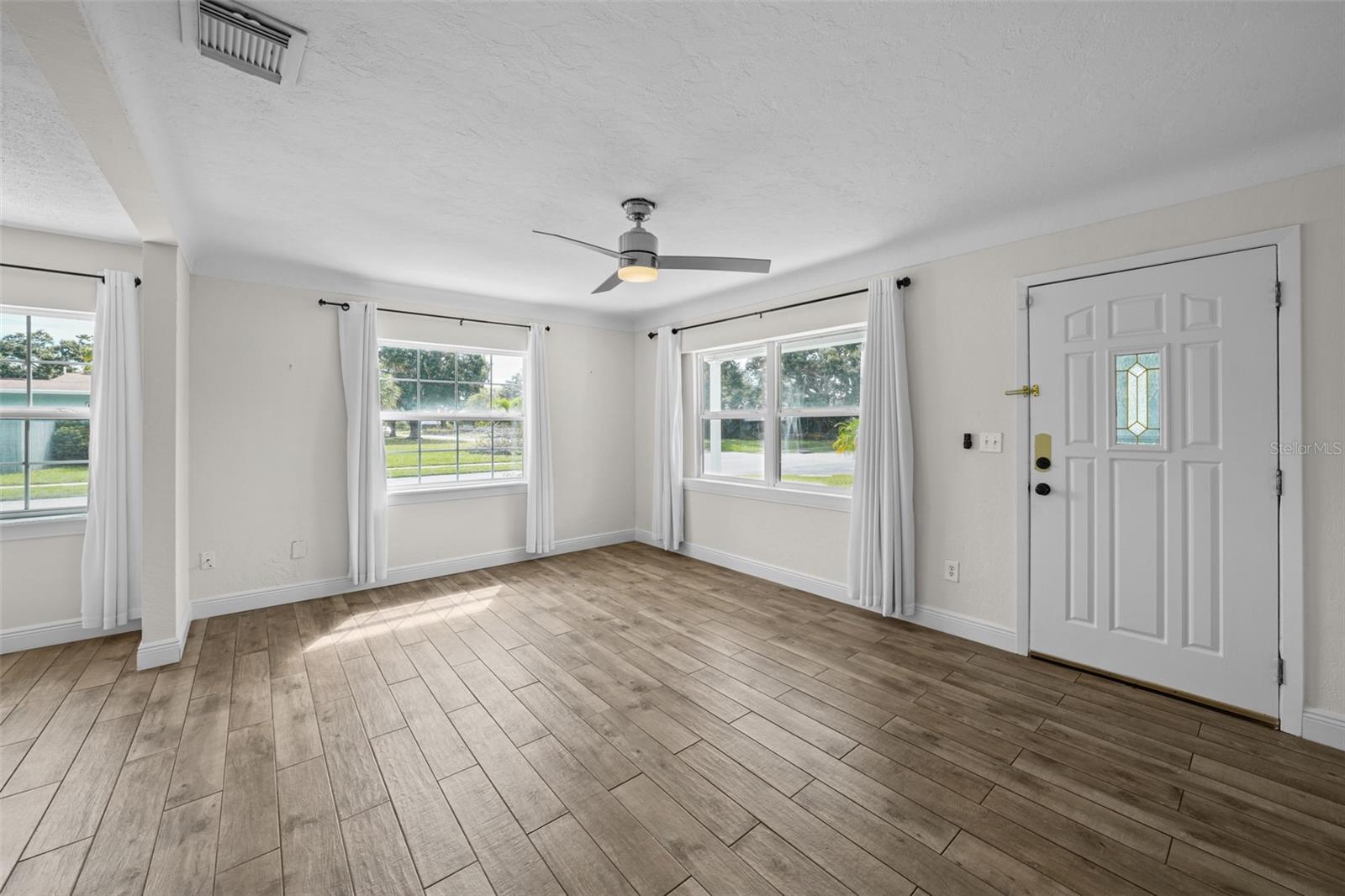 281 38TH AVE NE, ST PETERSBURG, FL, 33704