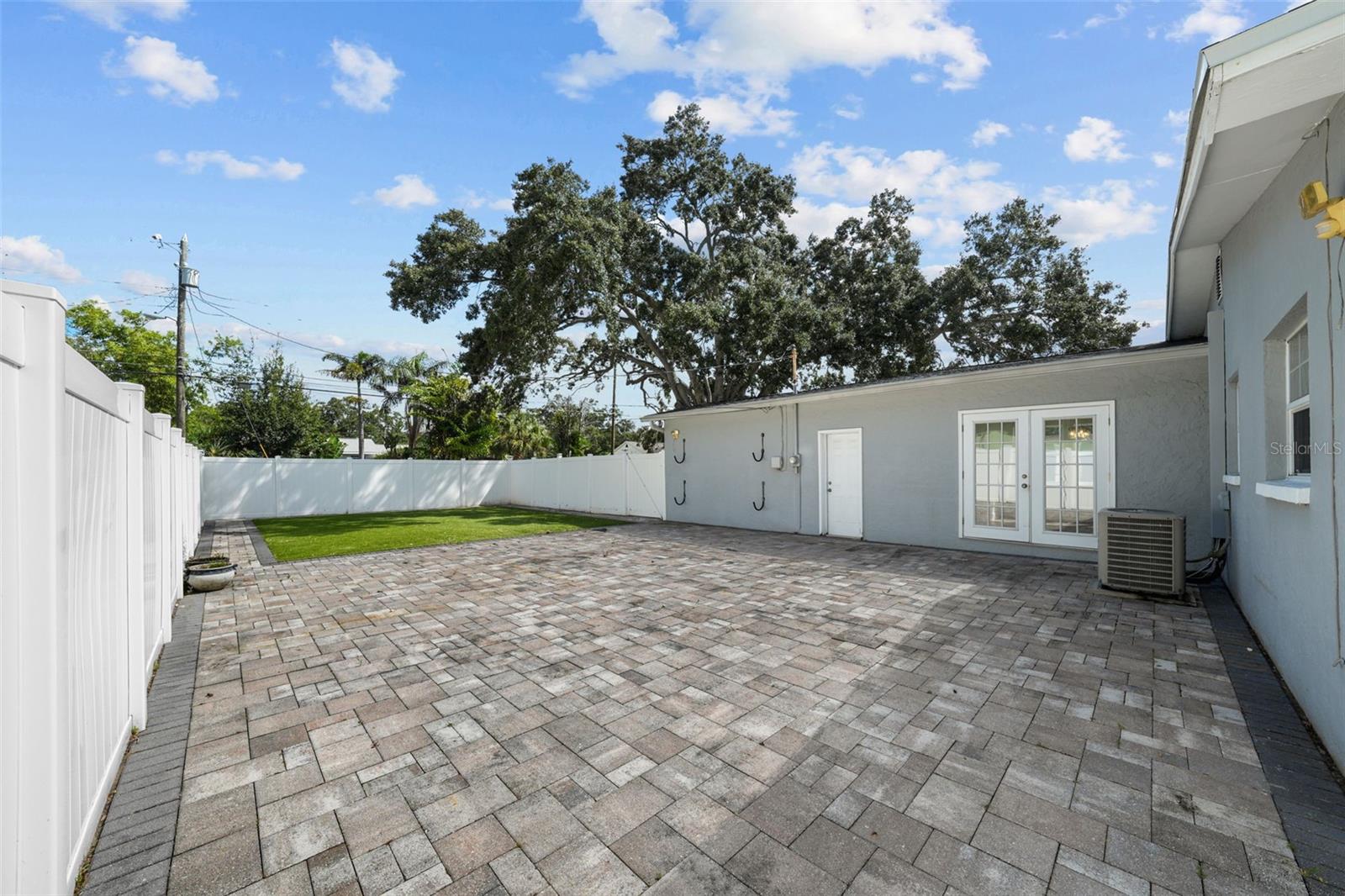 281 38TH AVE NE, ST PETERSBURG, FL, 33704