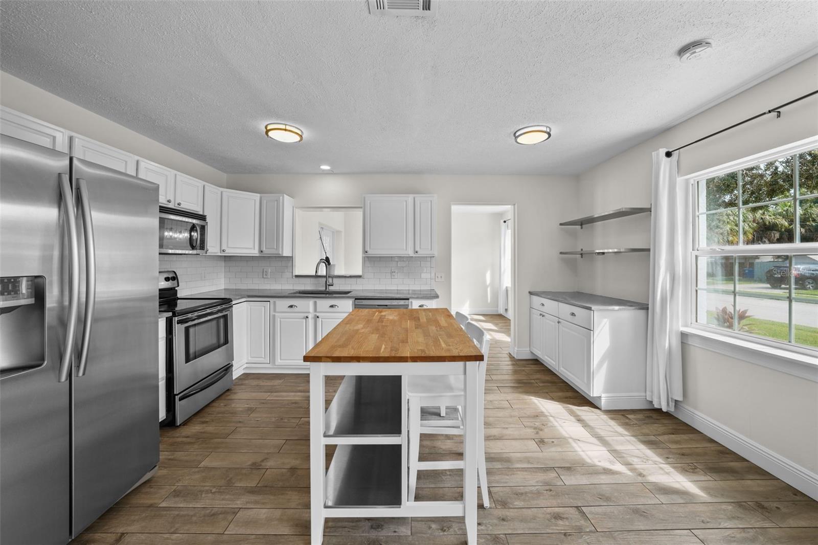 281 38TH AVE NE, ST PETERSBURG, FL, 33704